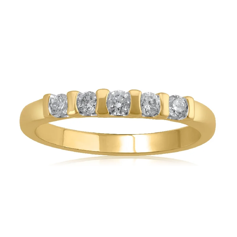 Halo - Style Women's Diamond Rings with a Center Diamond Surrounded by Smaller Diamonds in 18K Gold18K YG Band Diamond Ring-1pc