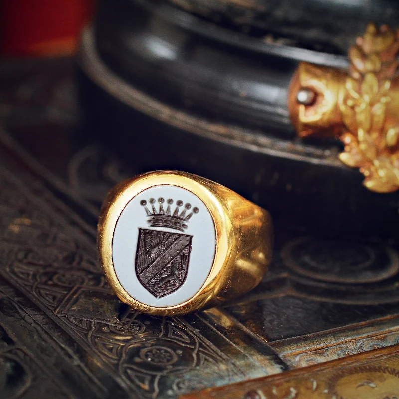 Gothic - Style Women's Rings with Black Onyx and Silver SkullsSuper Quality 18ct Gold Intaglio Crest Signet Ring