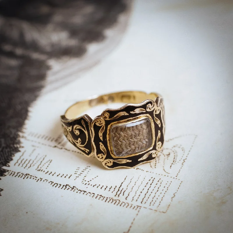 Art Deco - Inspired Women's Rings with Geometric Shapes in 14K GoldPicturesque Antique Floral Black Enamelled Mourning Ring