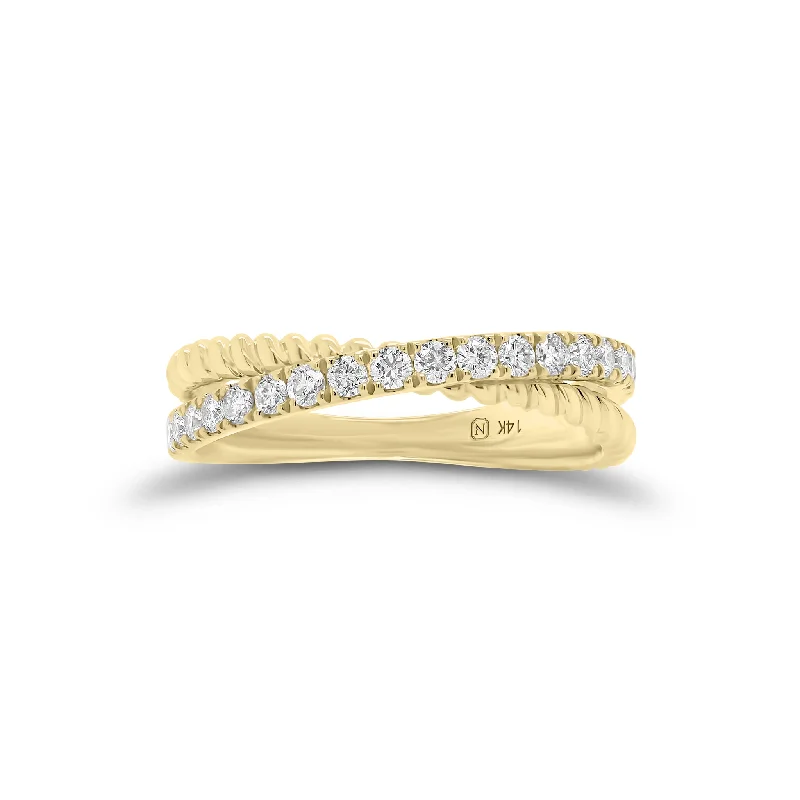 Magnetic Fashion Rings in Stainless Steel with a Modern, Interlocking DesignDiamond & Twisted Gold Crossover Ring