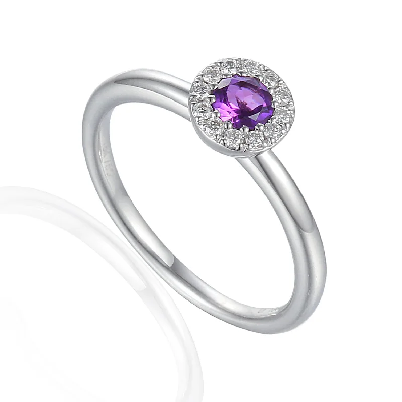 Halo - Style Women's Diamond Rings with a Center Diamond Surrounded by Smaller Diamonds in 18K Gold9ct White Gold Amethyst and Diamond Cluster Birthstone Ring