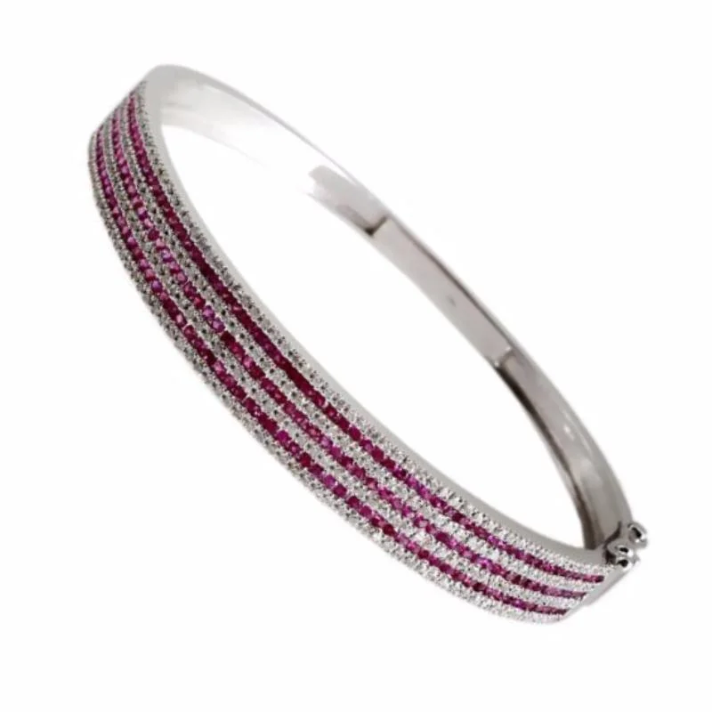 Men's Stainless Steel Bangle with Carbon Fiber Inlays for a Modern Edge18K White Gold Ruby Diamond Bangle