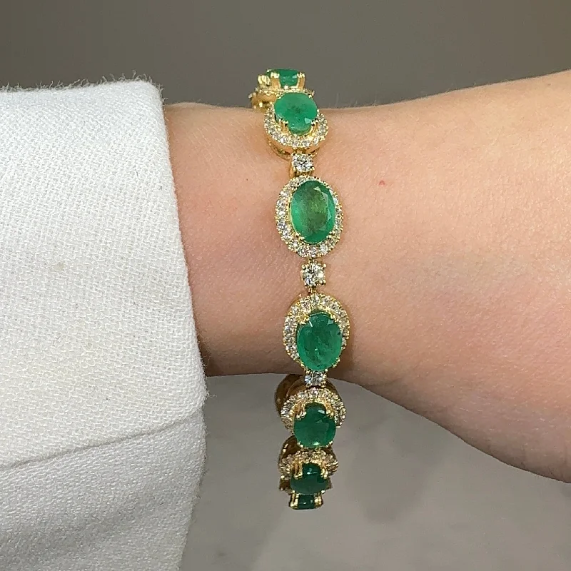 Stretch Bangle Bracelets with Elastic Cord for a Comfortable FitOval Shape 9 Carat Emerald Center Featuring Diamond Halo Bracelet BRHAOCE