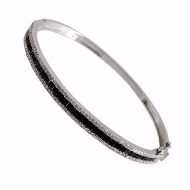 Men's Stainless Steel Bangle with Carbon Fiber Inlays for a Modern Edge18K White Gold Diamond Bangle