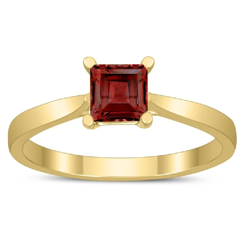 Alexandrite Gemstone Rings in Platinum with a Hidden Halo for a Rare and Luxurious PieceSquare Princess Cut 5MM Garnet Solitaire Ring in 10K Yellow Gold