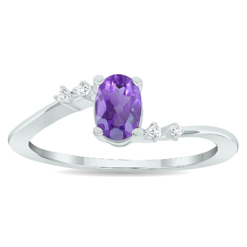 Opal Gemstone Rings in Rose Gold with a Milgrain Edge for a Feminine and Romantic StyleWomen's Amethyst and Diamond Tierra Ring in 10K White Gold