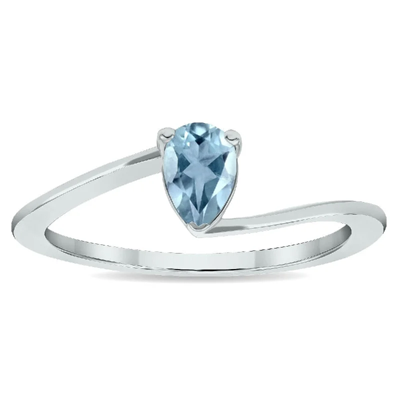 Alexandrite Gemstone Rings in Platinum with a Hidden Halo for a Rare and Luxurious PieceWomen's Solitaire Aquamarine Wave Ring in 10K White Gold