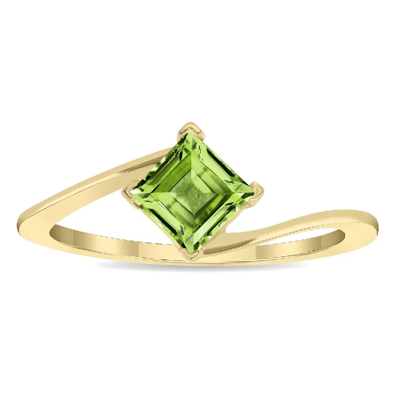 Iolite Gemstone Rings in 10K Gold with a Twisted Band for a Distinctive and Stylish AccessoryWomen's Solitaire Square Shaped Peridot Wave Ring in 10K Yellow Gold